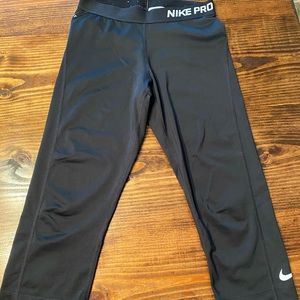 Nike pro capris